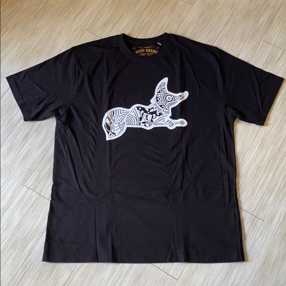Akoo tee (only been worn once 9/10)